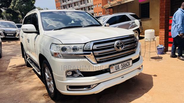 Toyota Land Cruiser 2016 White