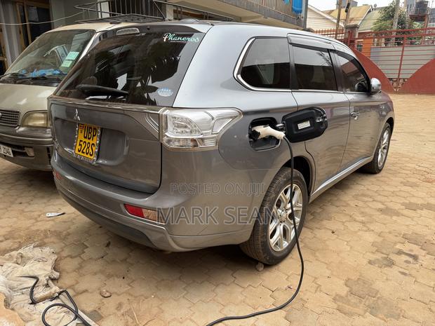 Mitsubishi Outlander PHEV 2018 Gray
