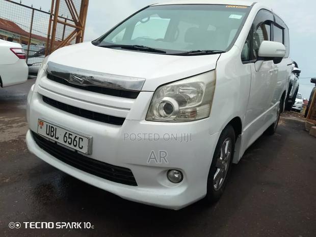 Toyota Noah 2008 White