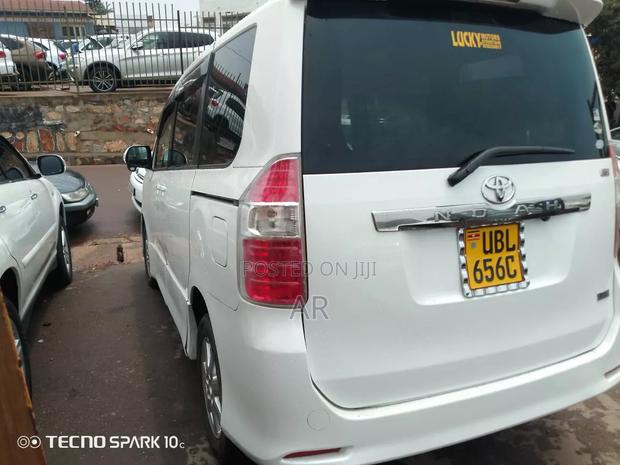 Toyota Noah 2008 White