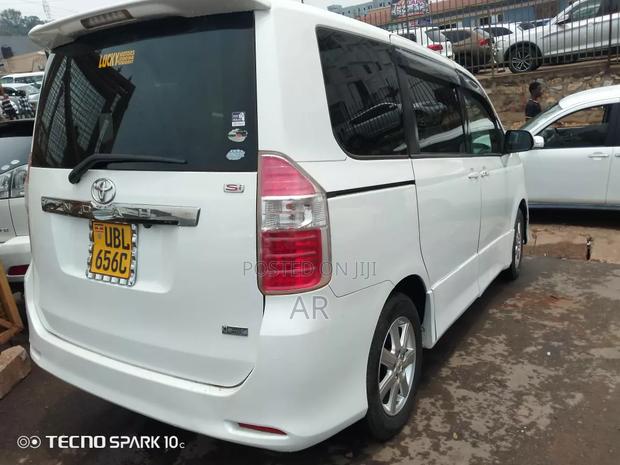 Toyota Noah 2008 White