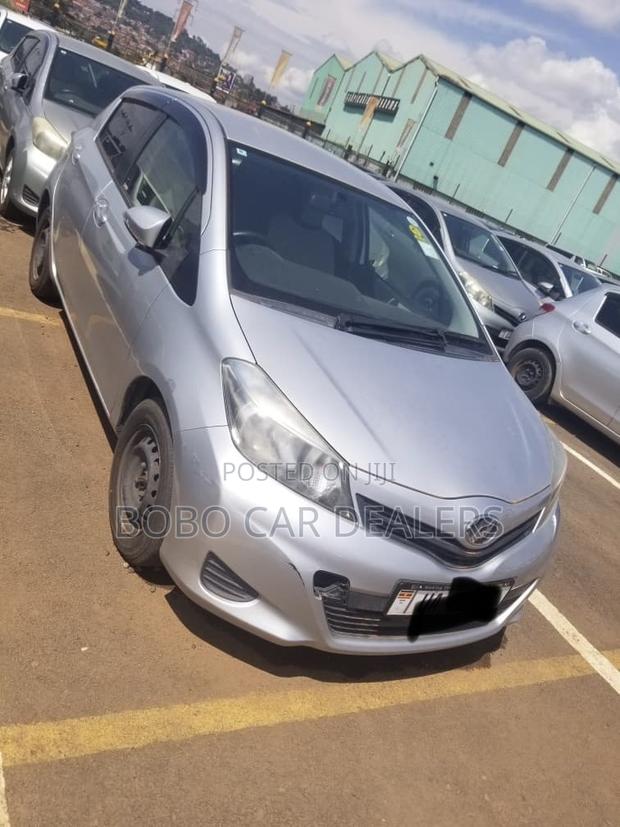 Toyota Vitz 1.3 FWD 3dr 2011 Silver