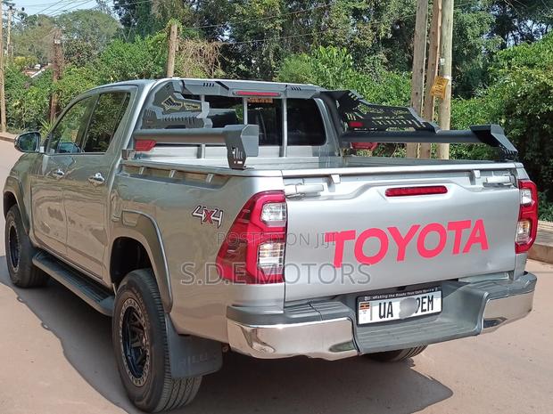 Toyota Hilux Revo Double Cab Deisel 2.8 AWD 2018 Silver