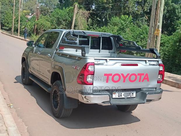 Toyota Hilux Revo Double Cab Deisel 2.8 AWD 2018 Silver