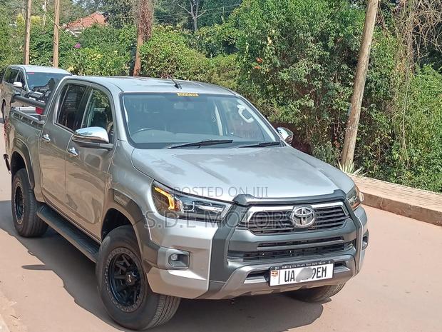 Toyota Hilux Revo Double Cab Deisel 2.8 AWD 2018 Silver