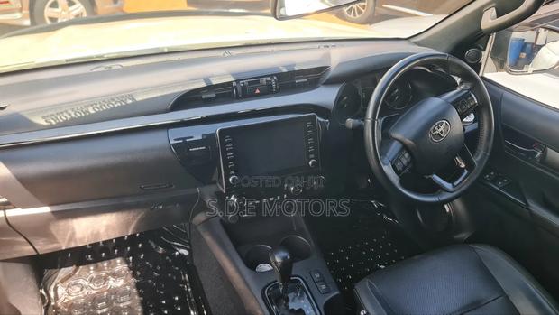Toyota Hilux Revo Double Cab Deisel 2.8 AWD 2018 Silver