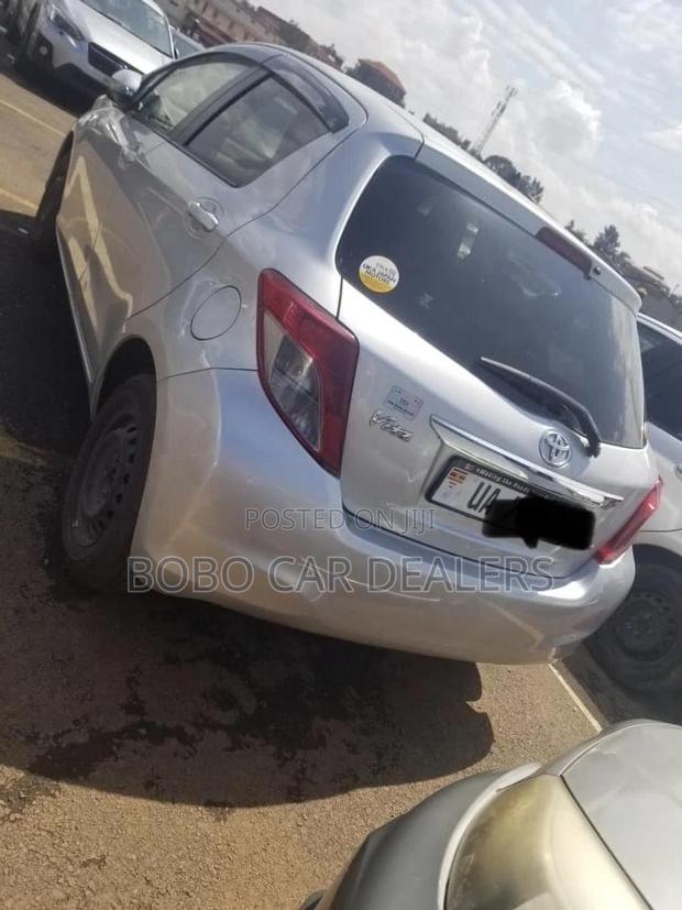 Toyota Vitz 1.3 FWD 3dr 2011 Silver
