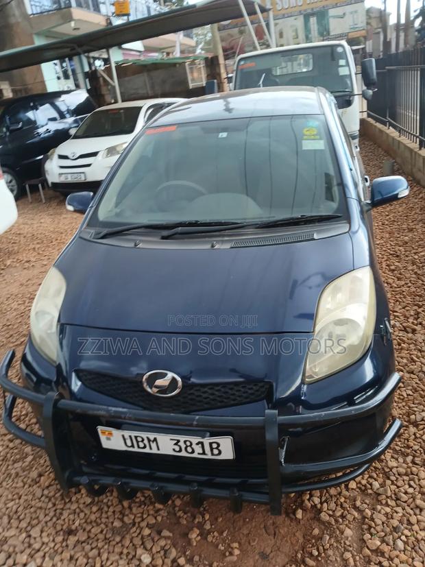 Toyota Vitz 1.3 FWD 5dr 2010 Blue