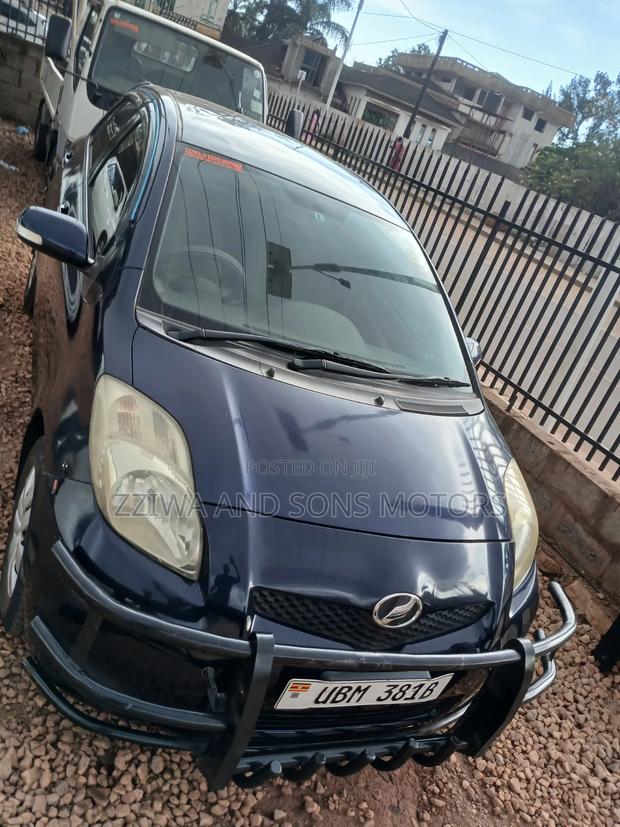 Toyota Vitz 1.3 FWD 5dr 2010 Blue