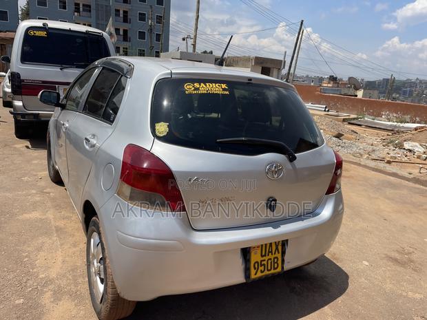 Toyota Vitz 2008 Silver