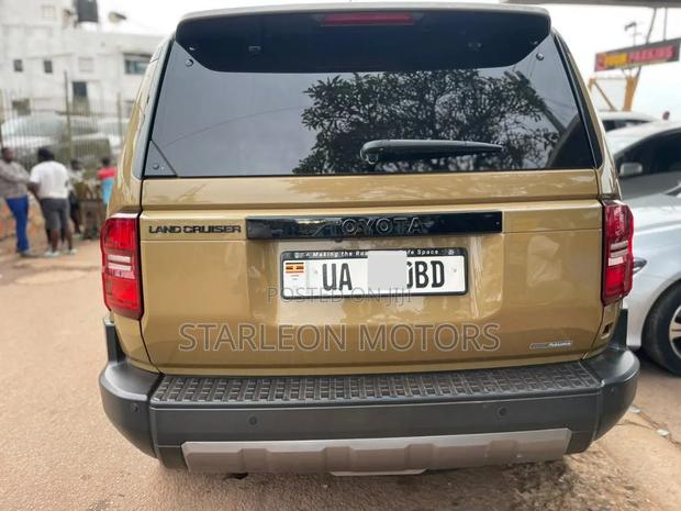 Toyota Land Cruiser Prado 2.8 2024 Brown
