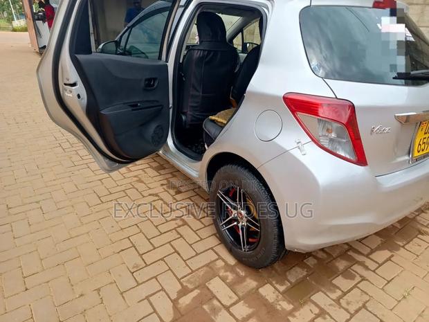 Toyota Vitz 1.3 AWD 3dr 2012 Silver