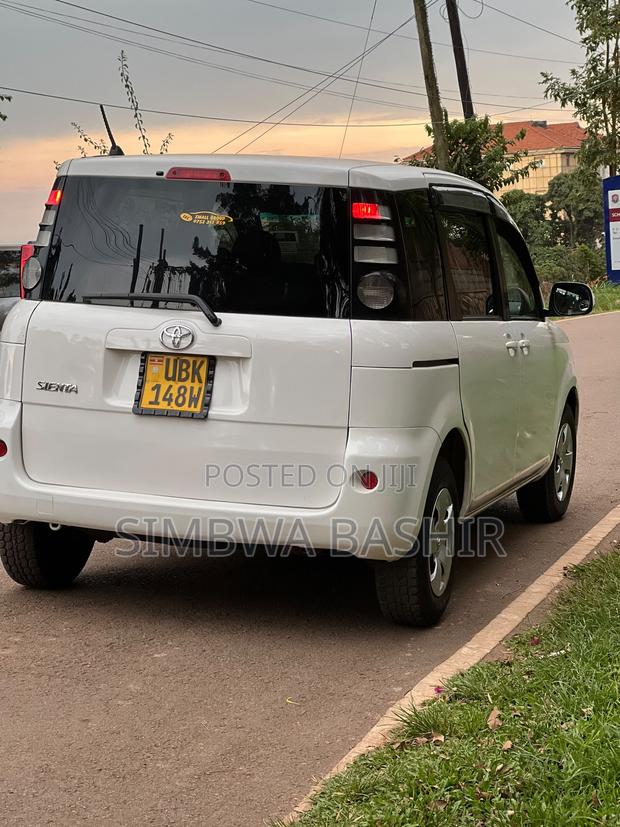 Toyota Sienta 2008 White