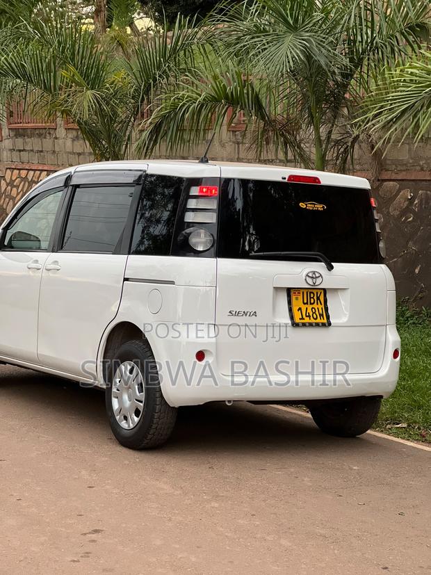 Toyota Sienta 2008 White