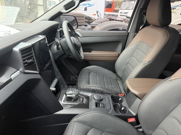 Volkswagen Amarok 2025 Silver