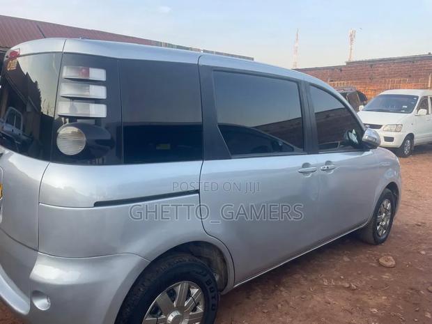 Toyota Sienta 1.5 AWD 2007 Silver