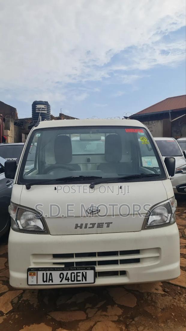 Daihatsu Ayla D 2016 White