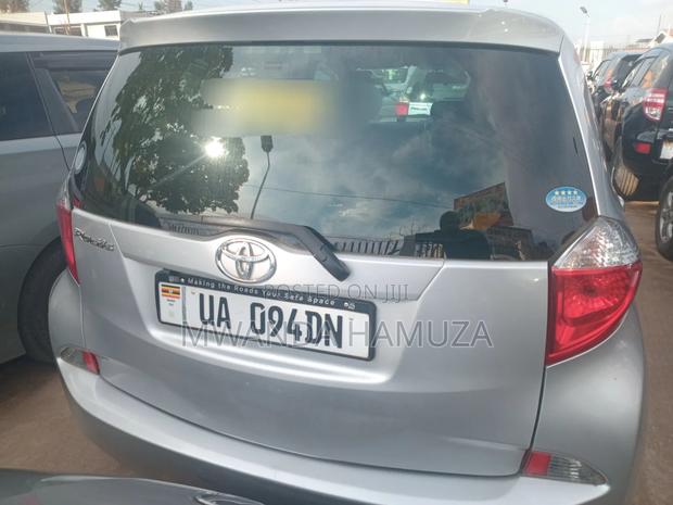 Toyota Ractis 2012 Silver