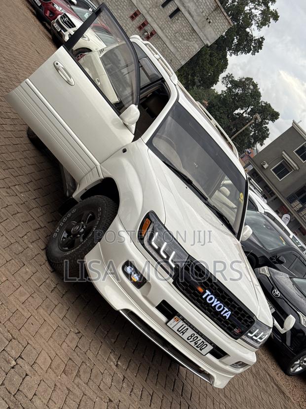 Toyota Land Cruiser Prado 4.0 V6 5dr 2005 White