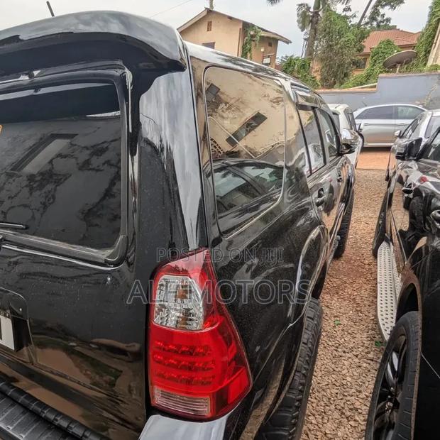 Toyota Hilux 2006 Black