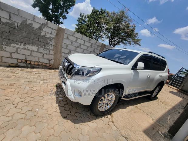 Toyota Land Cruiser Prado 2017 White