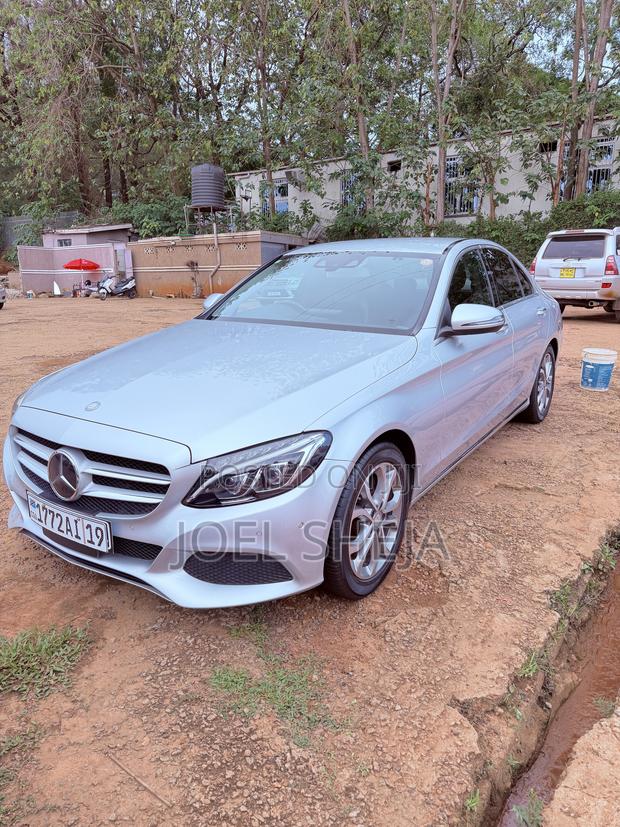 Mercedes-Benz C200 2016 Gray