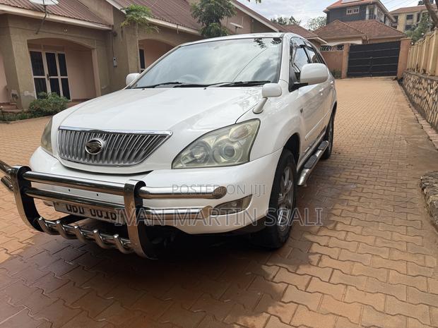 Toyota Harrier 2004 White