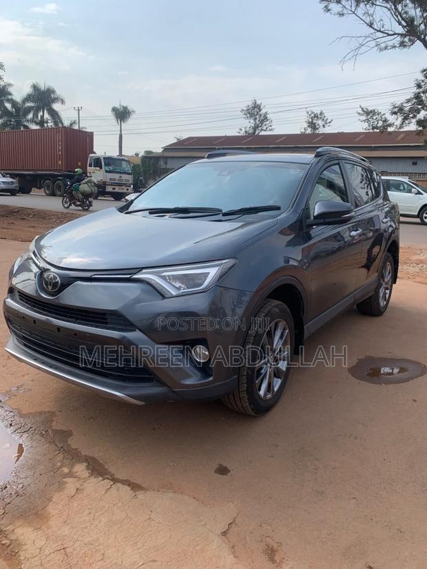 Toyota RAV4 Adventure 4dr SUV AWD (2.5L 4cyl 6A) 2018 Black