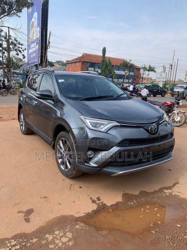 Toyota RAV4 Adventure 4dr SUV AWD (2.5L 4cyl 6A) 2018 Black