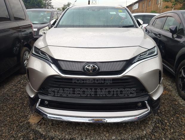 Toyota Harrier 2.0 4WD 2020 Gold