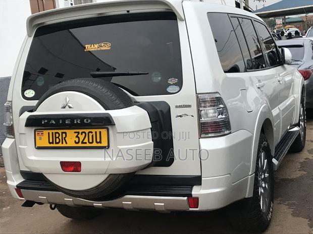 Mitsubishi Pajero 2009 White