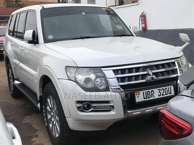 Mitsubishi Pajero 2009 White