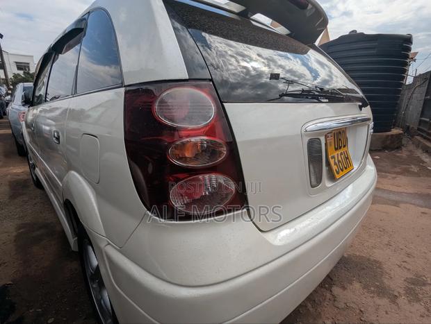 Toyota Nadia 2000 White