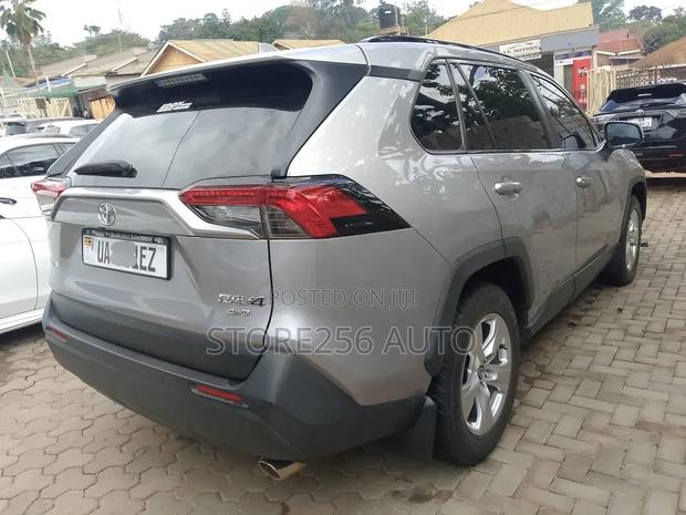 Toyota RAV4 2020 Silver
