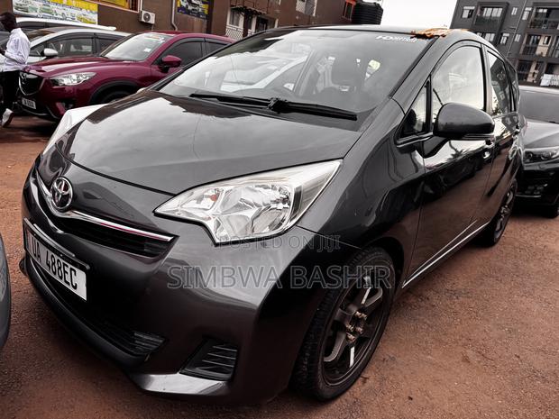 Toyota Ractis 2012 Black