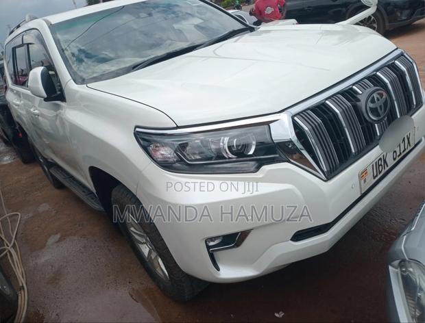 Toyota Land Cruiser Prado 2017 White