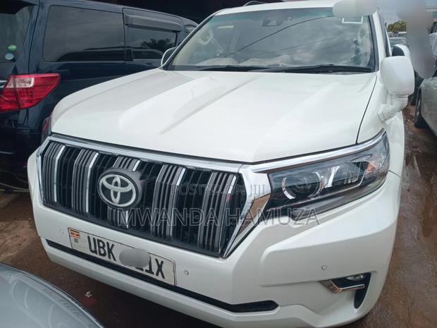 Toyota Land Cruiser Prado 2017 White