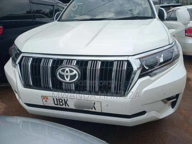 Toyota Land Cruiser Prado 2017 White