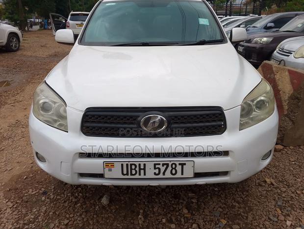 Toyota RAV4 2.4 2008 White