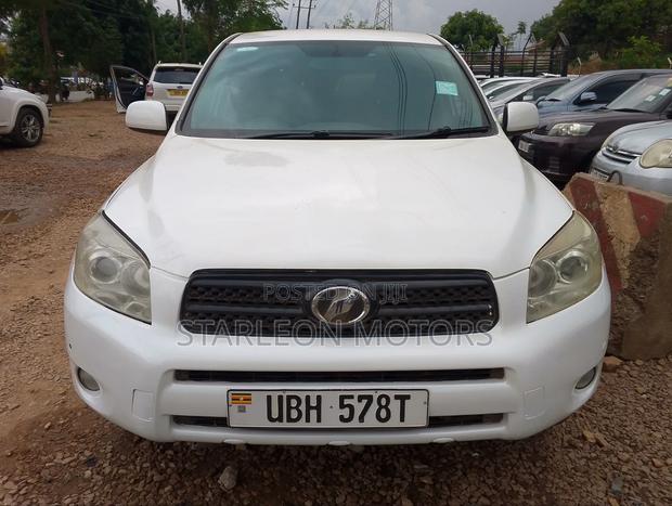 Toyota RAV4 2.4 2008 White