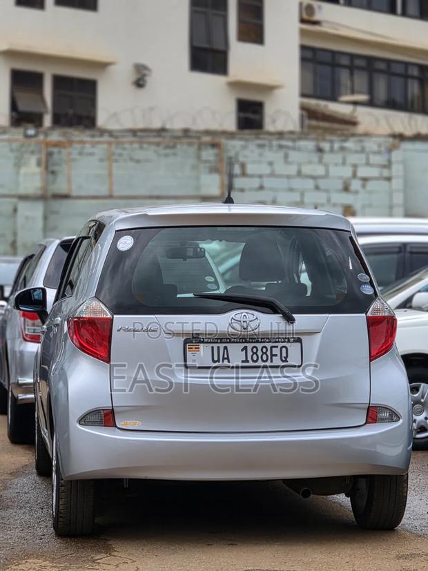 Toyota Ractis 2012 Silver