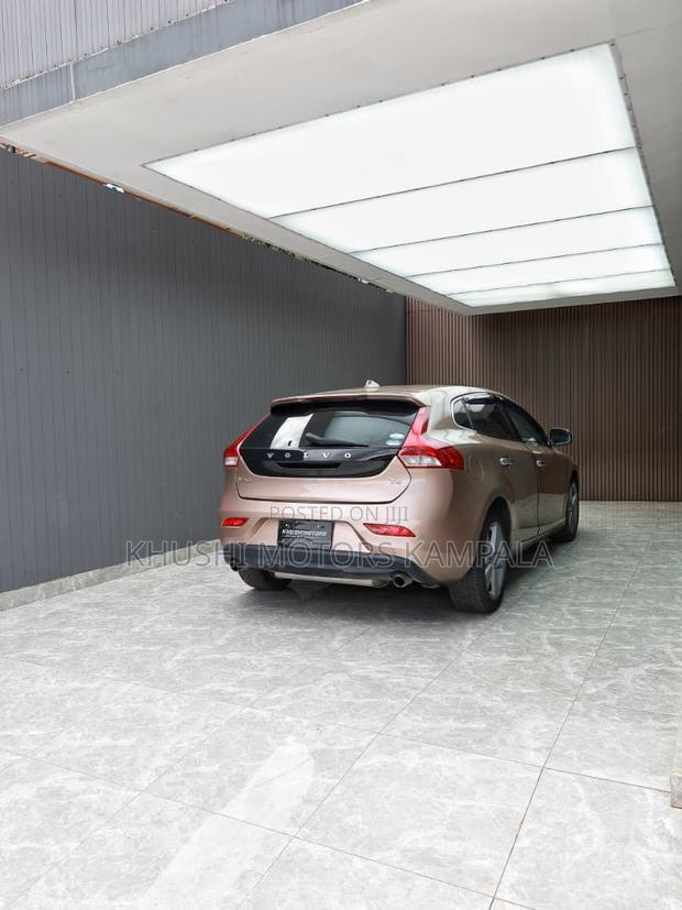 Volvo V40 2013 Brown