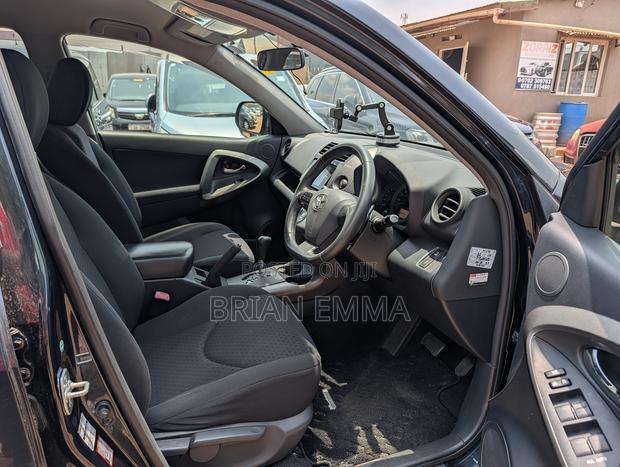 Toyota Vanguard 2011 Black