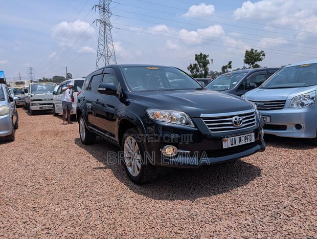 Toyota Vanguard 2011 Black