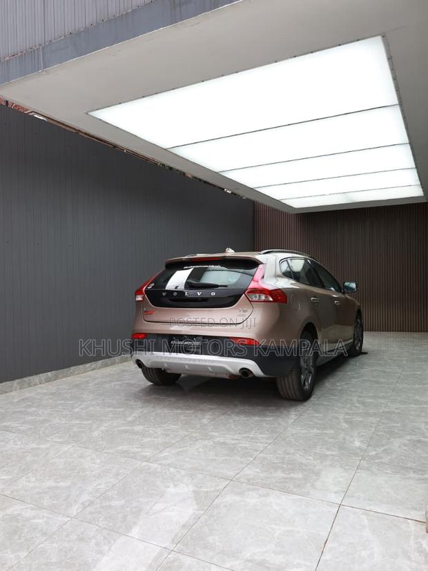 Volvo V40 2014 Brown