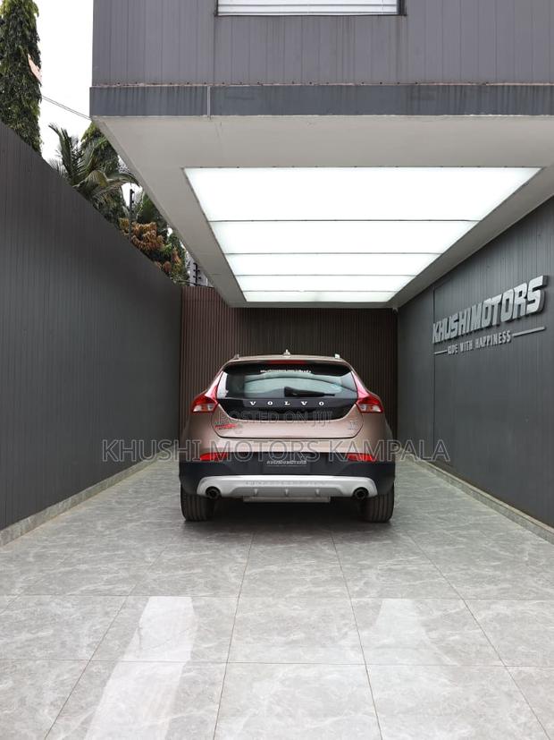 Volvo V40 2014 Brown