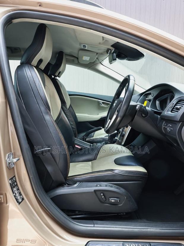 Volvo V40 2014 Brown