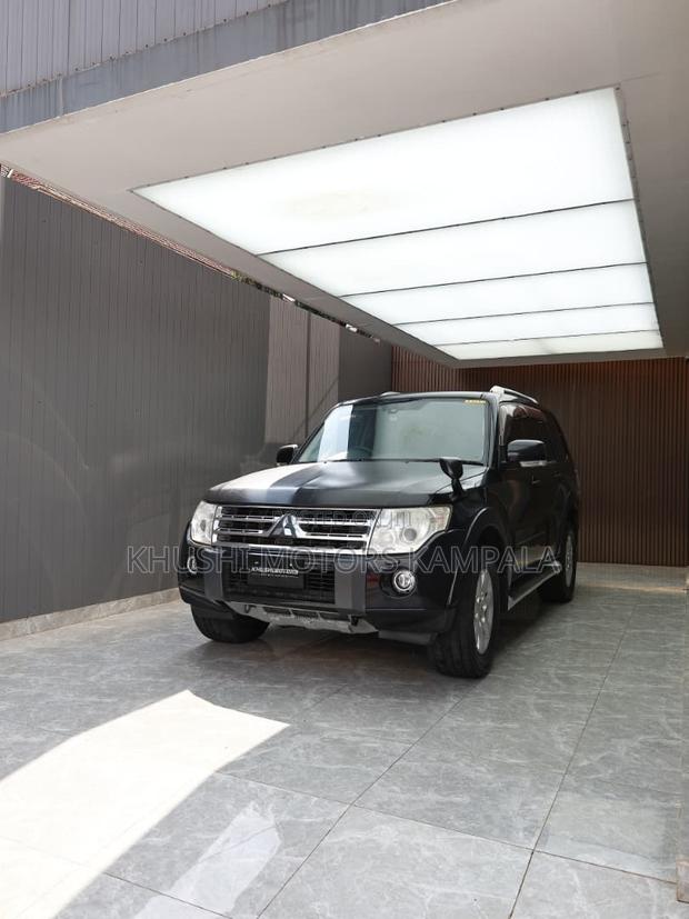 Mitsubishi Pajero 2012 Black