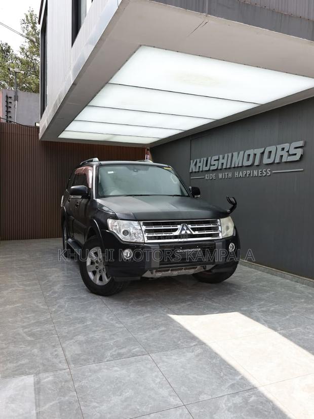 Mitsubishi Pajero 2012 Black
