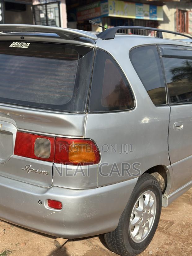 Toyota Ipsum 1999 Silver
